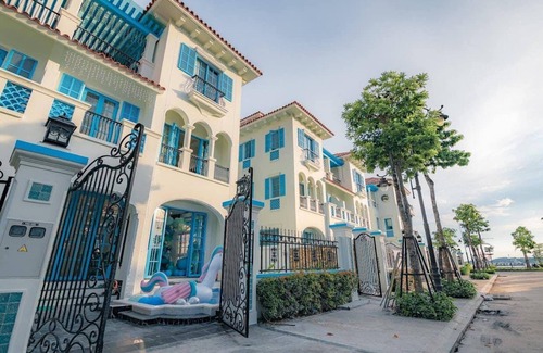 Bai Chay Villa | Luxurious 7 Bed Villa w/Private Pool