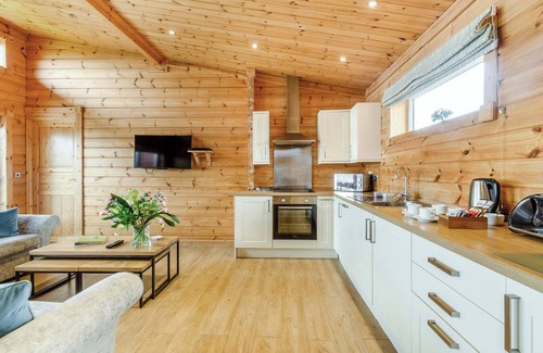 Hollym Ski Chalet | Luxurious and contemporary Finnish log lodge.