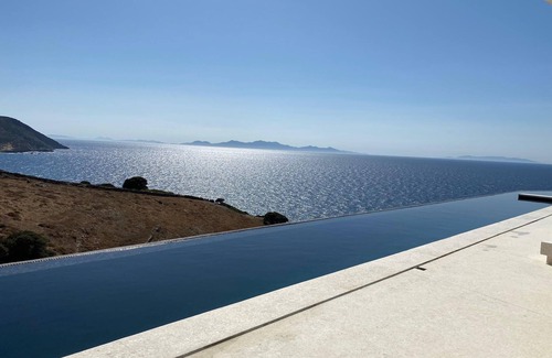 Antiparos Villa | Luxurious Antiparos Villa with Infinity Pool and Stunning Sea and Sunset views