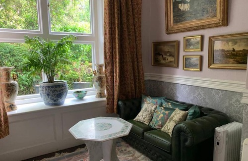 Ladock Apartment | Luxurious Apartment in Historic Mansion - Sleeps 7