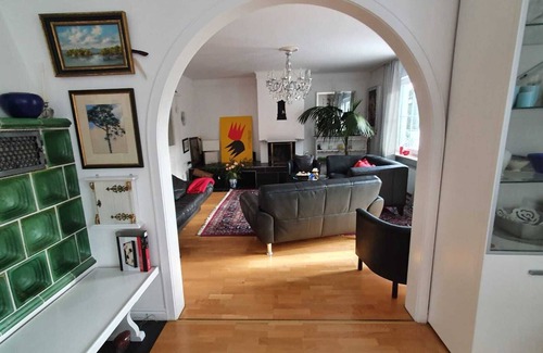 Poecking Apartment | Luxurious apartment with large balcony and communal garden