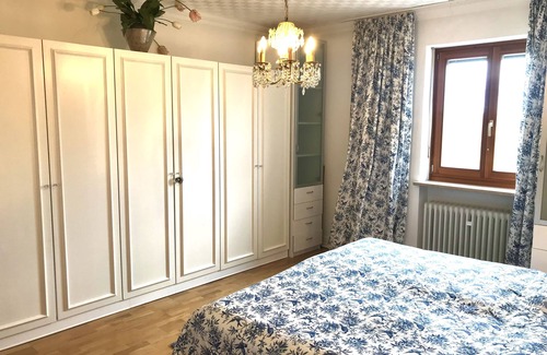 Poecking Apartment | Luxurious apartment with large balcony and communal garden