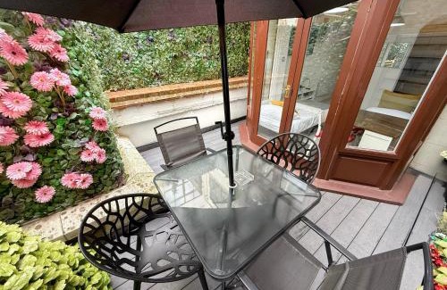 Covent Garden Apartment | Luxurious Apartment with Patio in Covent Garden