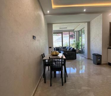 Pont Blondin Apartment | Luxurious Apt with Pool&Sea View