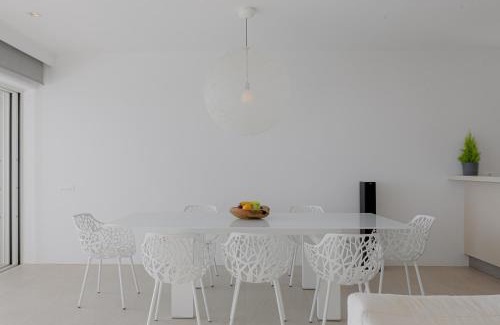 Kropia Villa | Luxurious Beachfront Villa Maira