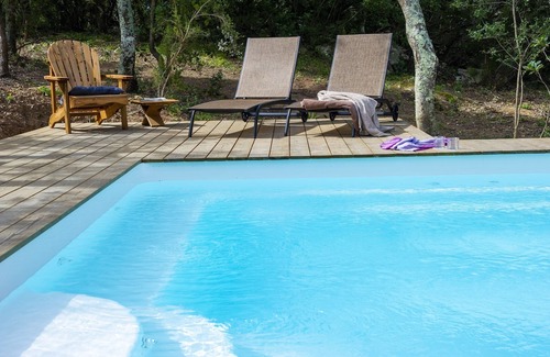 Lecci House | LUXURIOUS BERGERIE * in stone. Private, heated swimming pool. Quiet and mountain views.