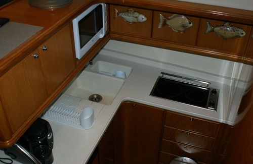 Frontignan Boat Rental | Luxurious boat near the beach