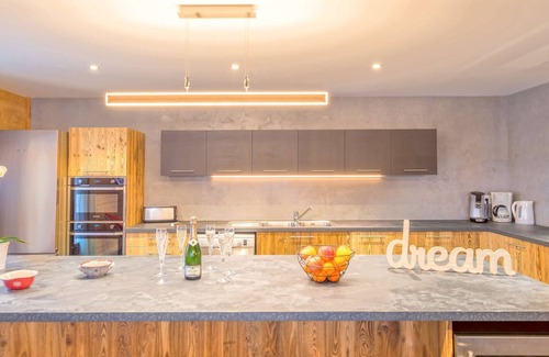 Chatel Ski Chalet | Luxurious chalet - close to the centre, private sauna and spa, large open spaces