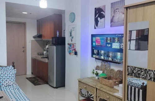 South Triangle Condo | Luxurious Condo in Quezon City With Private Pool and City Views