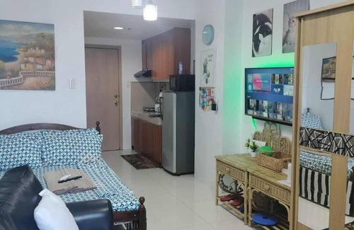 South Triangle Condo | Luxurious Condo in Quezon City With Private Pool and City Views