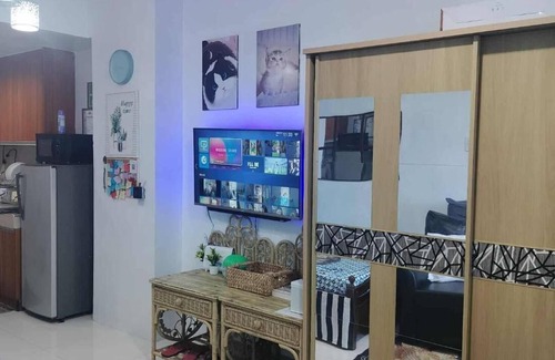 South Triangle Condo | Luxurious Condo in Quezon City With Private Pool and City Views