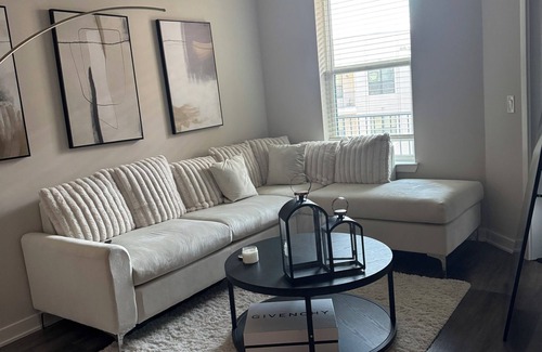 Reynoldstown Apartment | Luxurious corner unit in quiet Atlanta Oasis