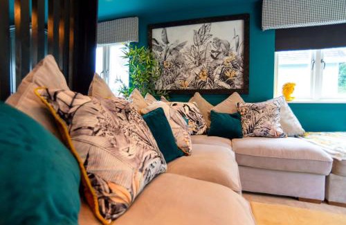 St Austell House | Luxurious Cosy And Contemporary 4 Bedroom Villa - Trewhiddle V3