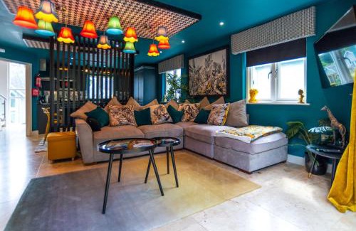 St Austell House | Luxurious Cosy And Contemporary 4 Bedroom Villa - Trewhiddle V3