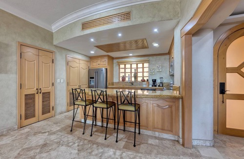 El Medano Ejidal Villa | 🌊 Luxurious Ground-Floor Villa, Steps from Beach & Pool, Terrace BBQ 🔥3103