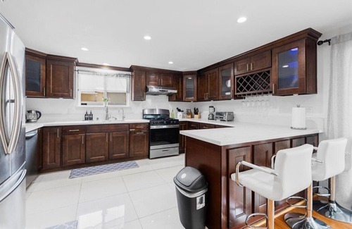 Hacienda Heights House | Luxurious Hacienda - Pickleball, Pool, & Jacuzzi
