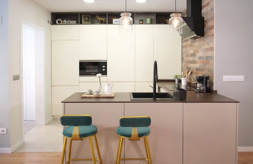 Nou Moles Apartment | Luxurious home near the Old Town.