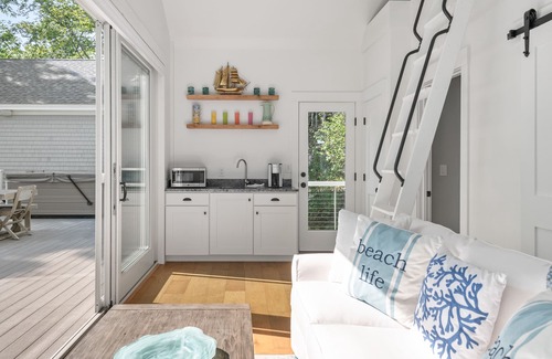 Portland House | Luxurious island home on the water, 30 minute ferry ride from Portland Maine