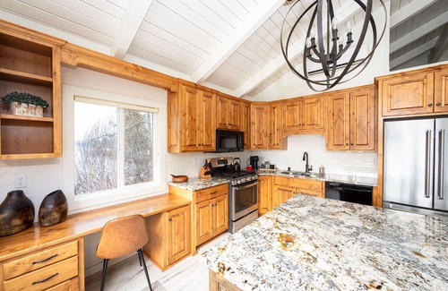 Whitefish House | Luxurious Lakefront Escape on Whitefish Lake