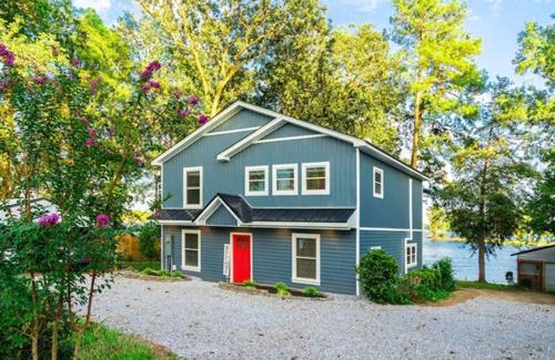Chapin House | Luxurious Lakefront Escape