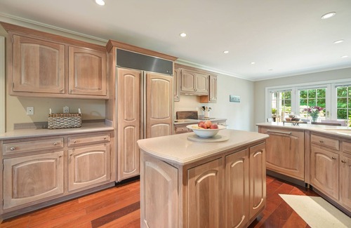 Greenport West House | Luxurious living in Greenport's private Rock Cove Estates on the sound