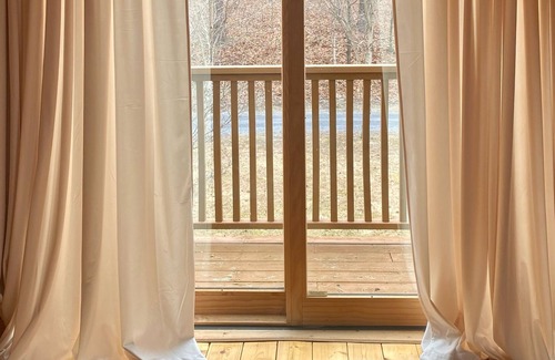 Hyde Park Cabin | Luxurious Log Cabin Retreat in Nature