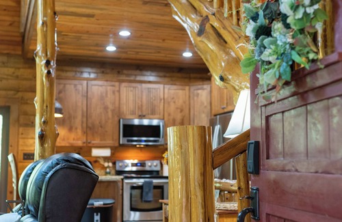 Monterey Cabin | Luxurious Log Cabin Retreat: Your Private Getaway