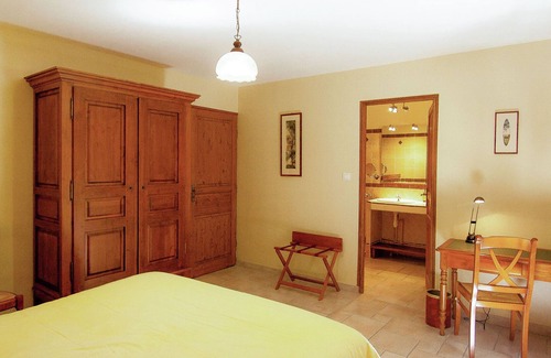 Saint-Preuil Villa | Luxurious Mansion in Saint-Preuil with Sauna