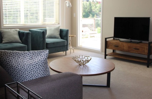 Quail Ridge Condo | Luxurious Modern 2/Bedroom 2/Bath Condo At Pinnacle Pointe Resort