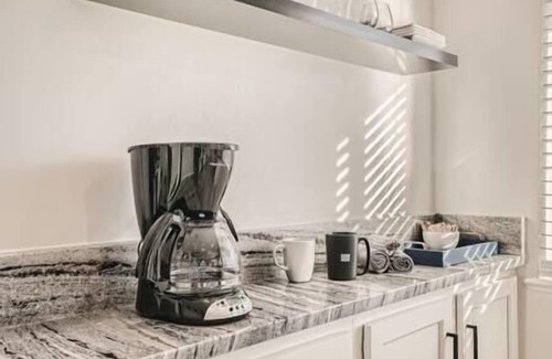 Edgewater House | Luxurious & Modern! Sauna, Great Neighborhood, West Denver