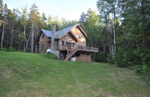 Ludlow Cabin | Luxurious Mountain Cabin near Okemo with High-End Modern Amenities for up to 12