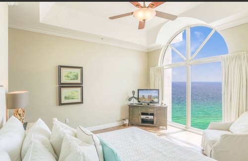 Pensacola Beach Resort | Luxurious Penthouse Villa
