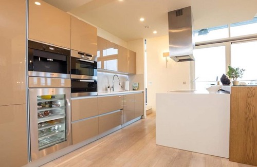 Castlefield Apartment | Luxurious Penthouse with a beautifully landscaped terrace