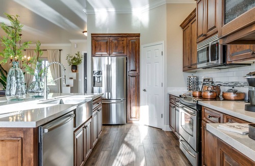 Peoria House | Luxurious & Private Desert Oasis with heated pool, sunset views, hot tub