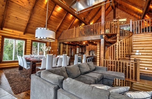 Cheneville House | Luxurious private estate