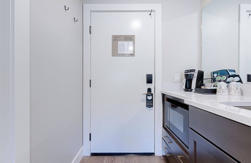 Park City Apartment | Luxurious resort studio with pool, hot tub, ski shuttle + rolling foothill views