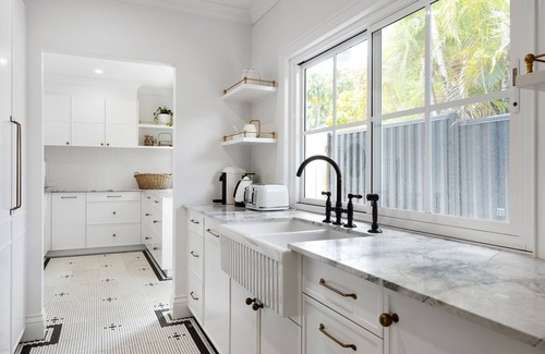 Noosaville House | Luxurious Resort Style Retreat