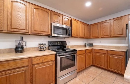 Casa Grande House | Luxurious Retreat. HTD Pool & Outdoor Fun!