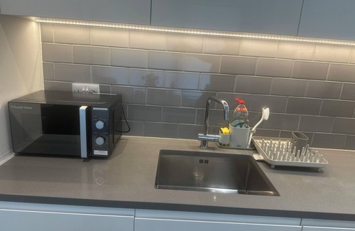 Royal Docks Apartment | Luxurious Riverside Apartment in Central London