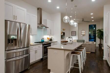 Edgehill House | Luxurious Rooftop Home in Nashville
