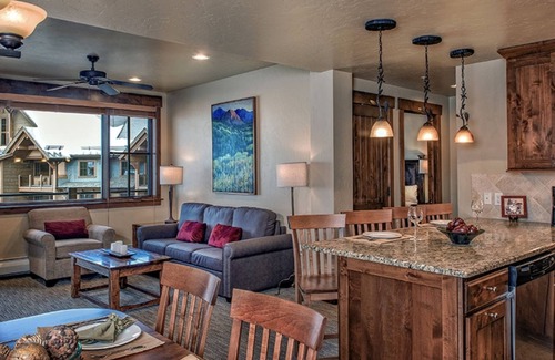Breckenridge Resort | Luxurious Ski-In & Ski-Out Resort On Grand Lodge on Peak 7
