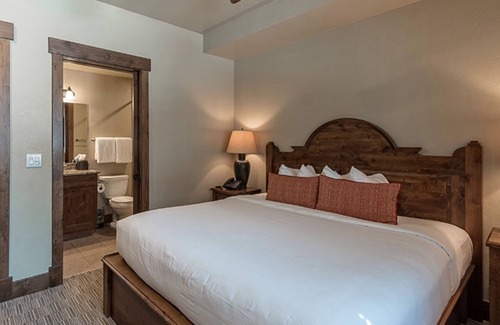 Breckenridge Resort | Luxurious Ski-In & Ski-Out Resort On Grand Lodge on Peak 7