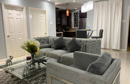 Norbrook Apartment | Luxurious suites JA@grosvenor