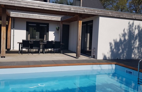 Oostkapelle House | Luxurious vacation villa for 10 people with heated pool and sauna in a dream location