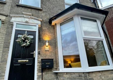 Bury St Edmunds House | Luxurious Victorian villa with parking sleeps six