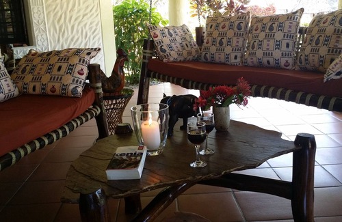 Galu House | Luxurious villa w/pool,10min beach, 280m²,w/personal & cook, Jacuzzi, A/C,wifi