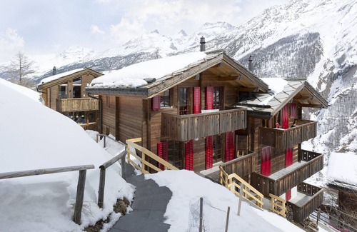 Saas-Fee Ski Chalet | Luxurious Wellness Chalet for Relaxing Holidays