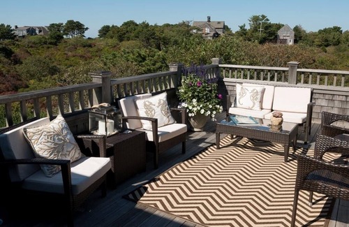 Dionis House | Luxurious with Pool and walking distance to beach in sought after Dionis.