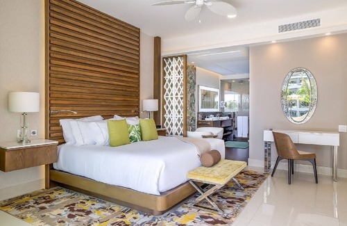 Playa Mujeres Resort | Luxury 1 bdrm Suite at the beautiful Garza Blanca