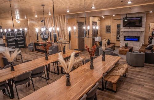 Sevierville House | Luxury 12-Bedroom Cabin with Indoor Pool, Hot tub & Movie Theater, Sleeps 36